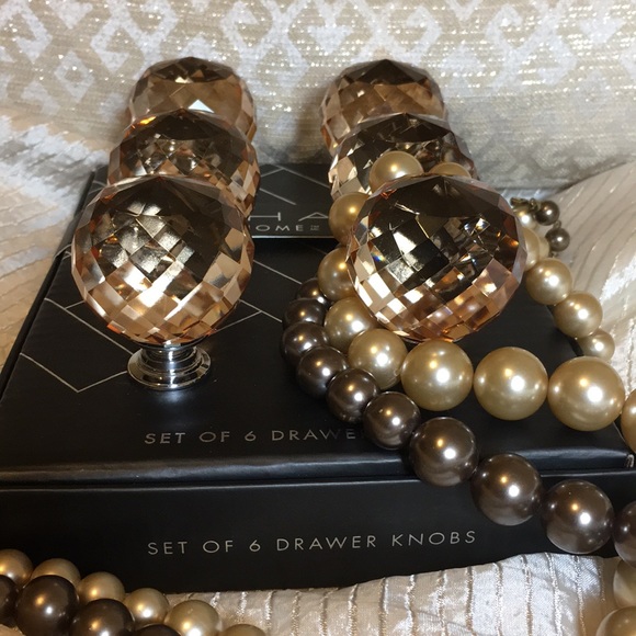 Tahari Drawer Pulls - Picture 2 of 6